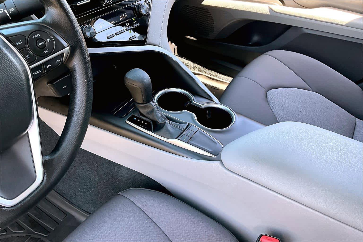 Used 2024 Toyota Camry LE w/ Convenience Package FWD image 16