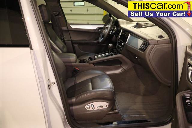 Used 2022 Porsche Macan GTS AWD/4WD image 31