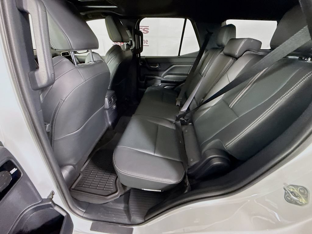 Certified 2025 Toyota 4Runner Limited AWD/4WD image 29