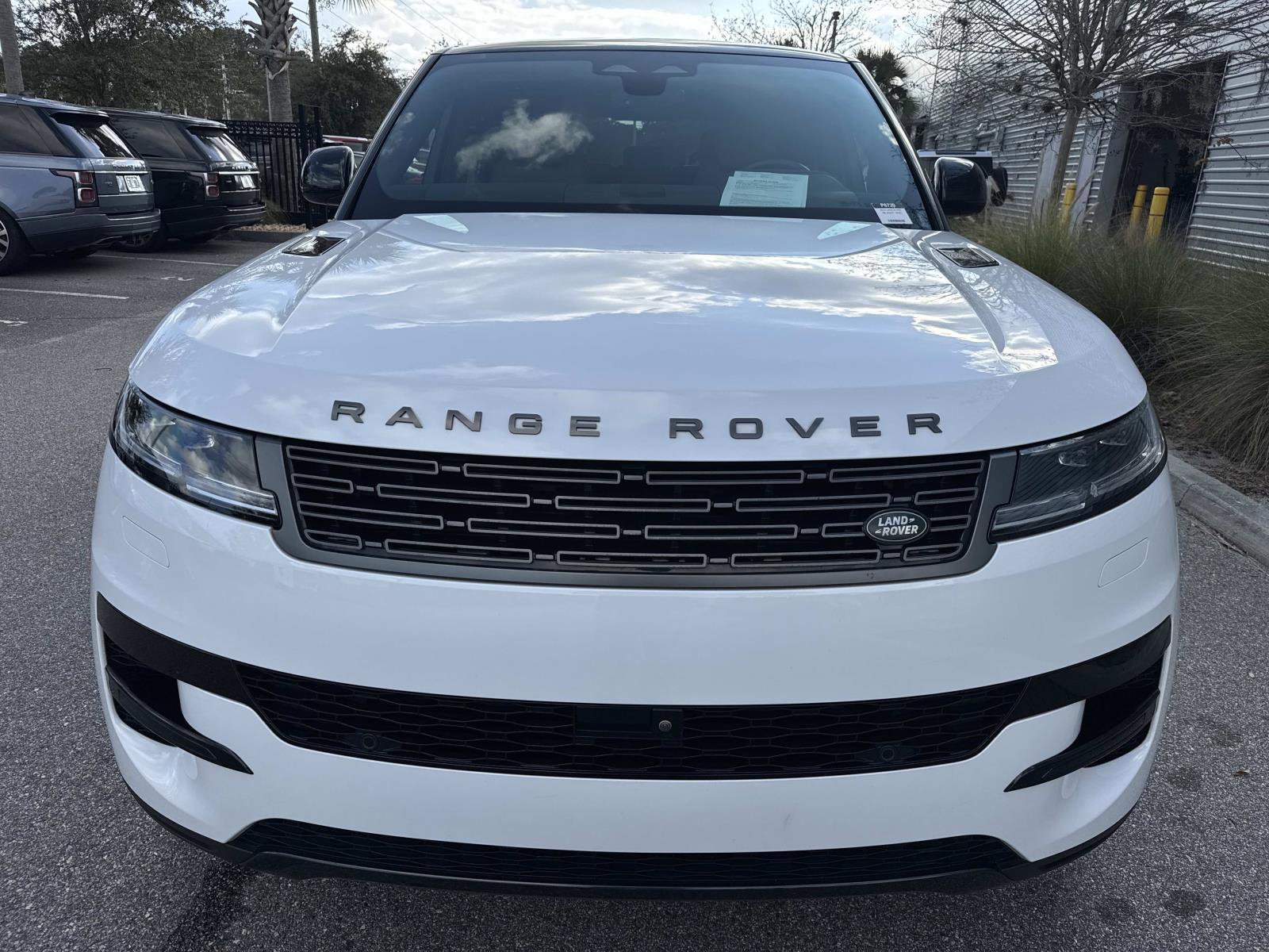 Certified 2024 Land Rover Range Rover Sport SE image 8