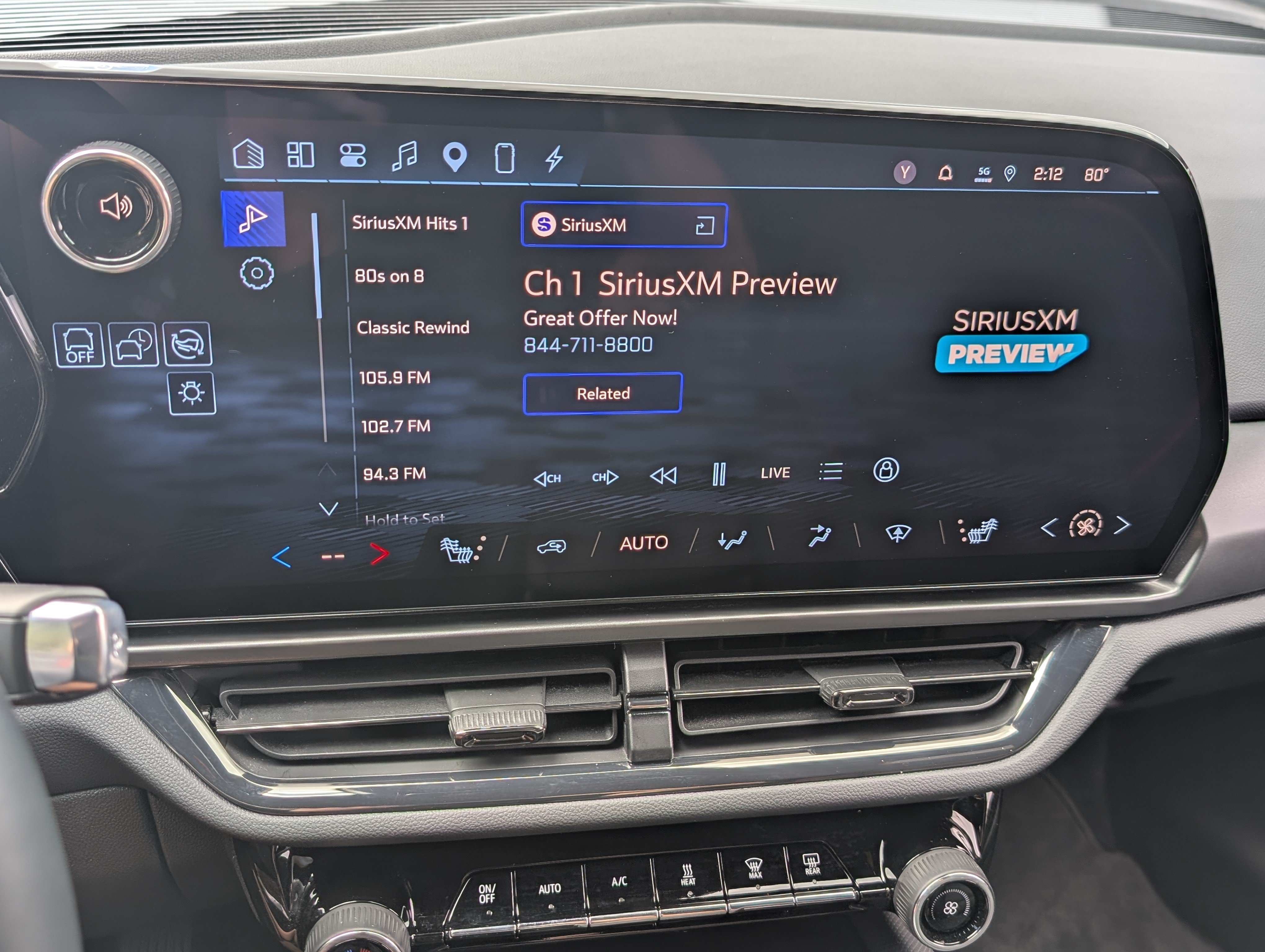 Used 2024 Chevrolet Equinox EV RS FWD image 29