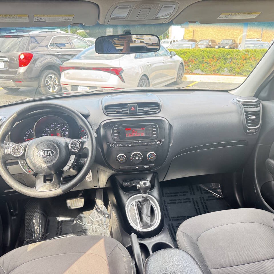Used 2014 Kia Soul FWD image 31