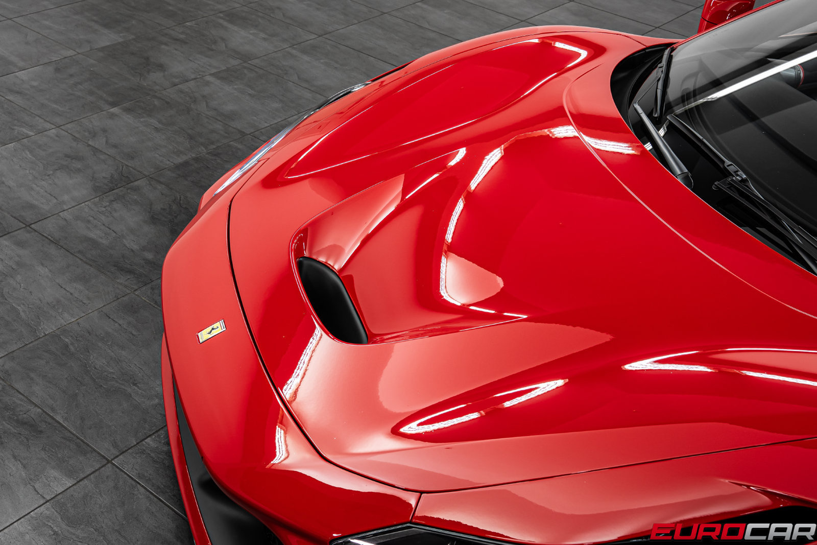 Used 2021 Ferrari F8 Tributo RWD image 11