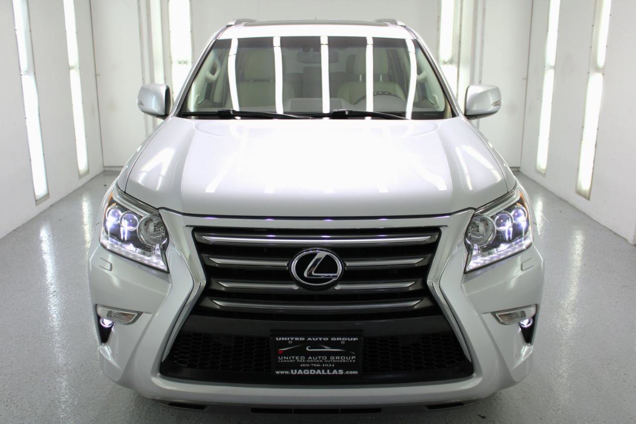 Used 2018 Lexus GX 460 Luxury w/ Preferred Accessory Package image 3