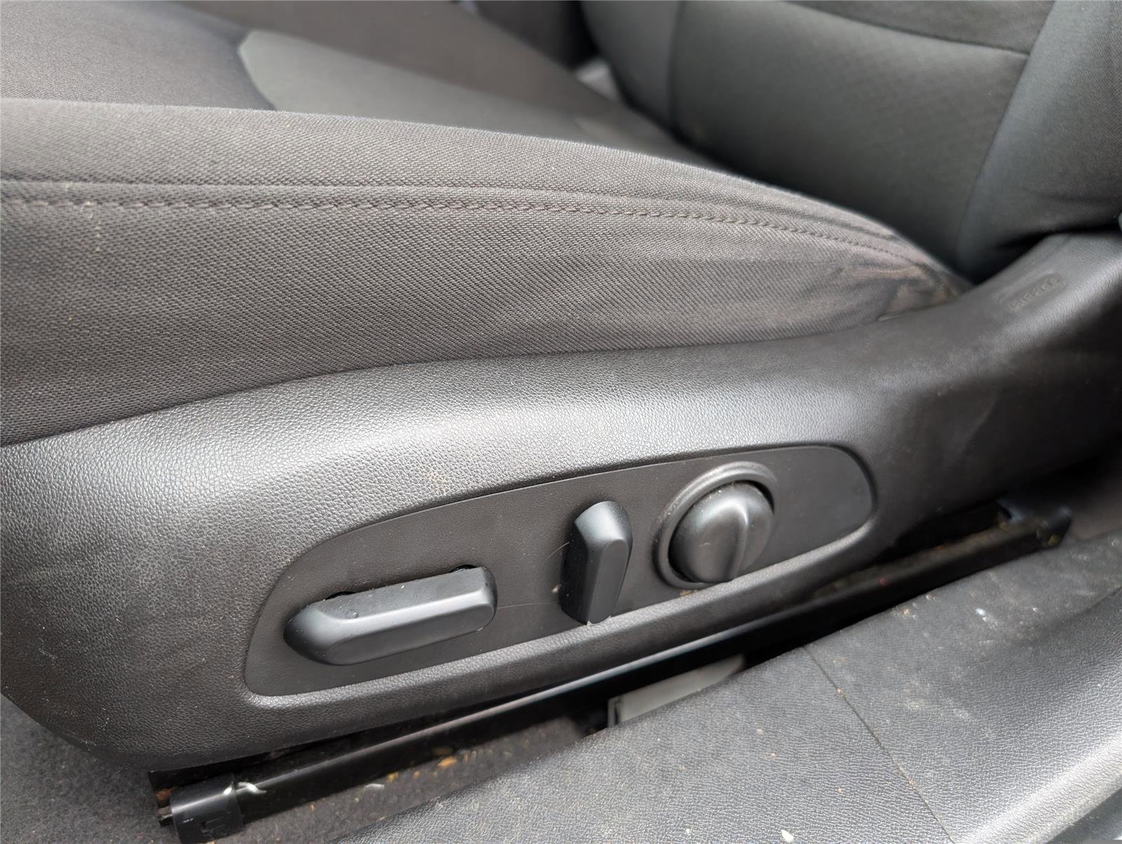 Used 2016 Chevrolet Malibu LT FWD image 10