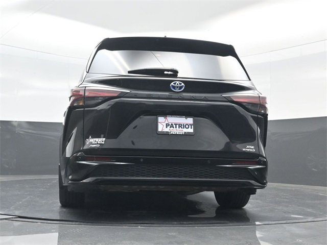 Used 2022 Toyota Sienna XSE image 56