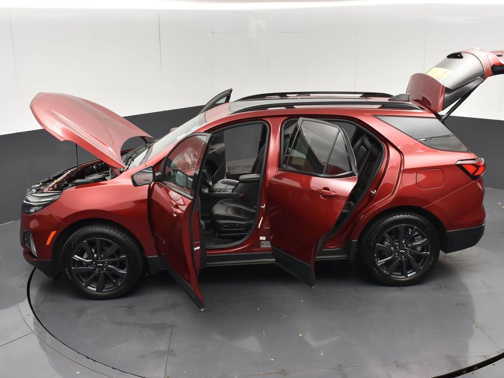 Used 2022 Chevrolet Equinox RS w/ RS Leather Package image 29