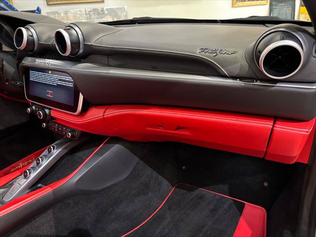 Used 2019 Ferrari Portofino RWD image 16
