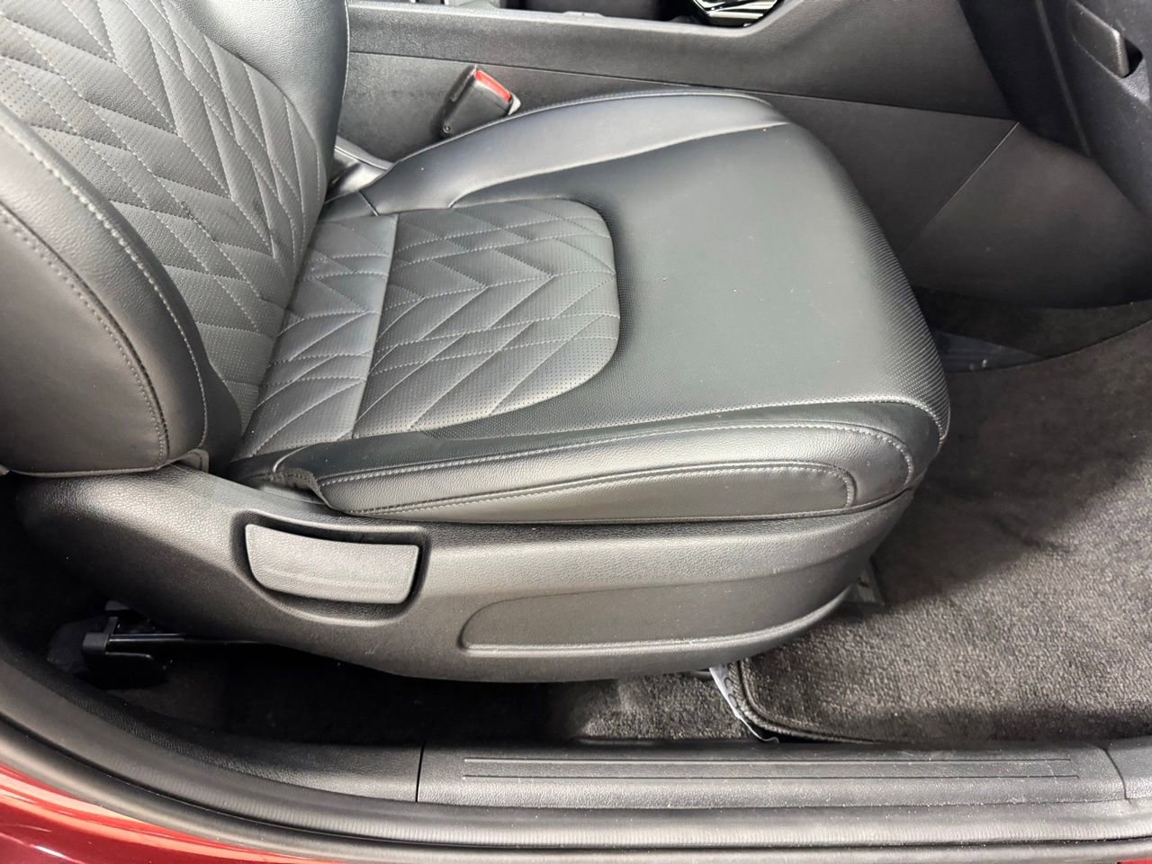 Used 2025 Kia Sportage X-Line w/ Premium Package image 36