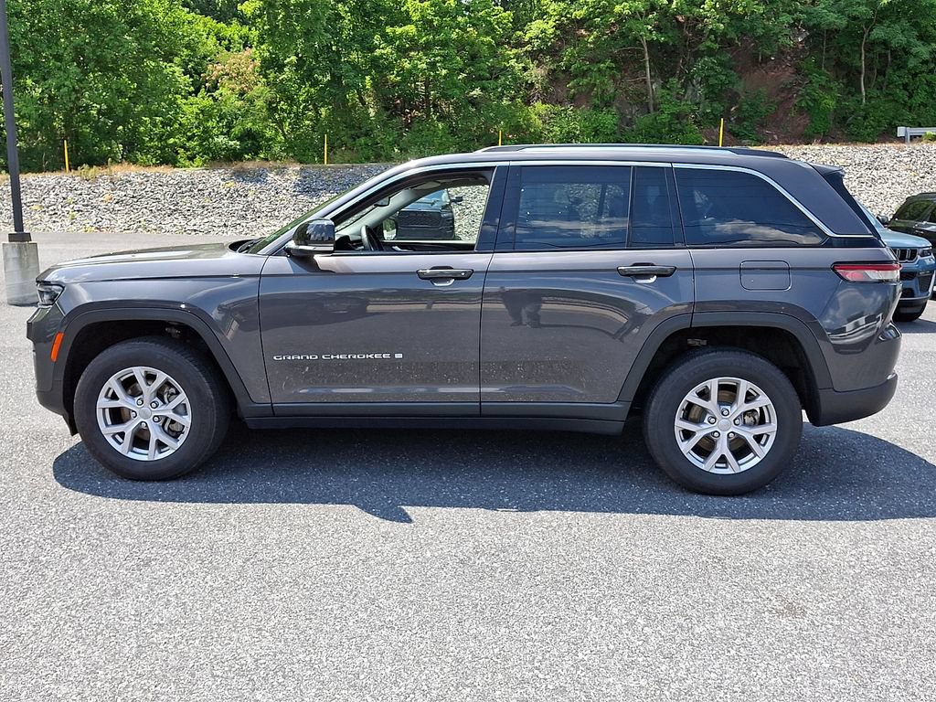 Used 2022 Jeep Grand Cherokee Limited AWD/4WD image 7