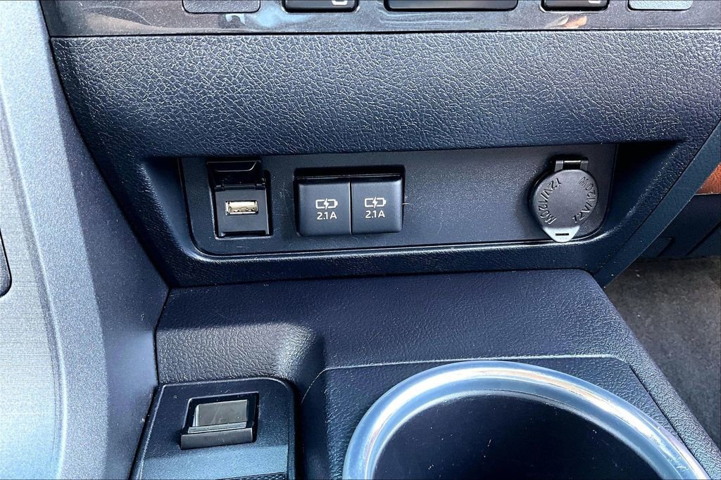 Used 2021 Toyota Sequoia Platinum image 26