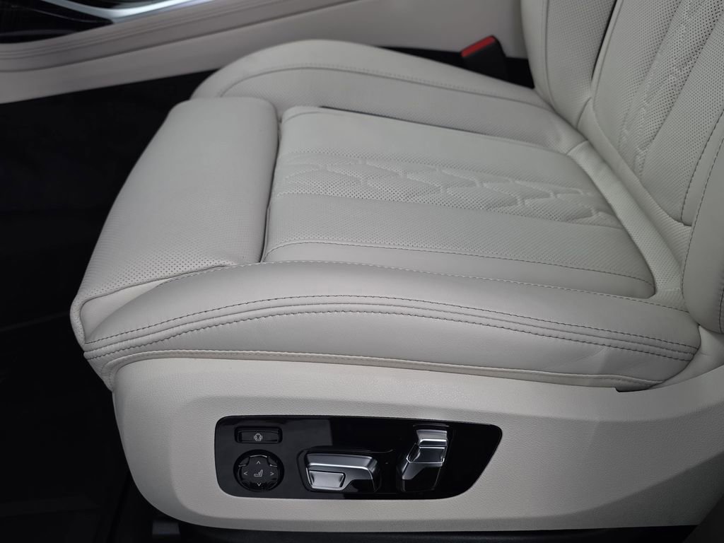 New 2026 BMW X7 M60i image 29