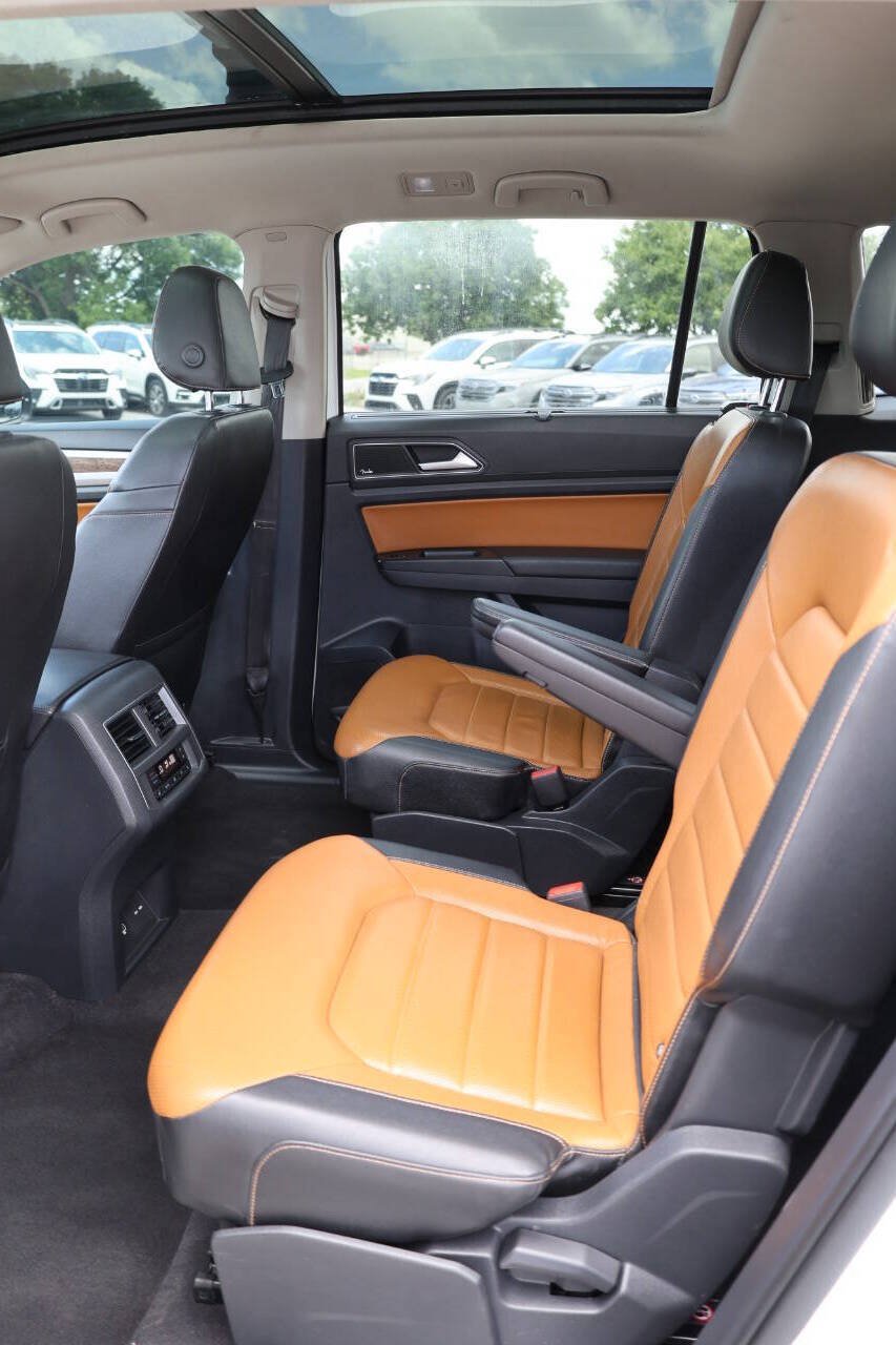Used 2019 Volkswagen Atlas SEL Premium AWD/4WD image 18