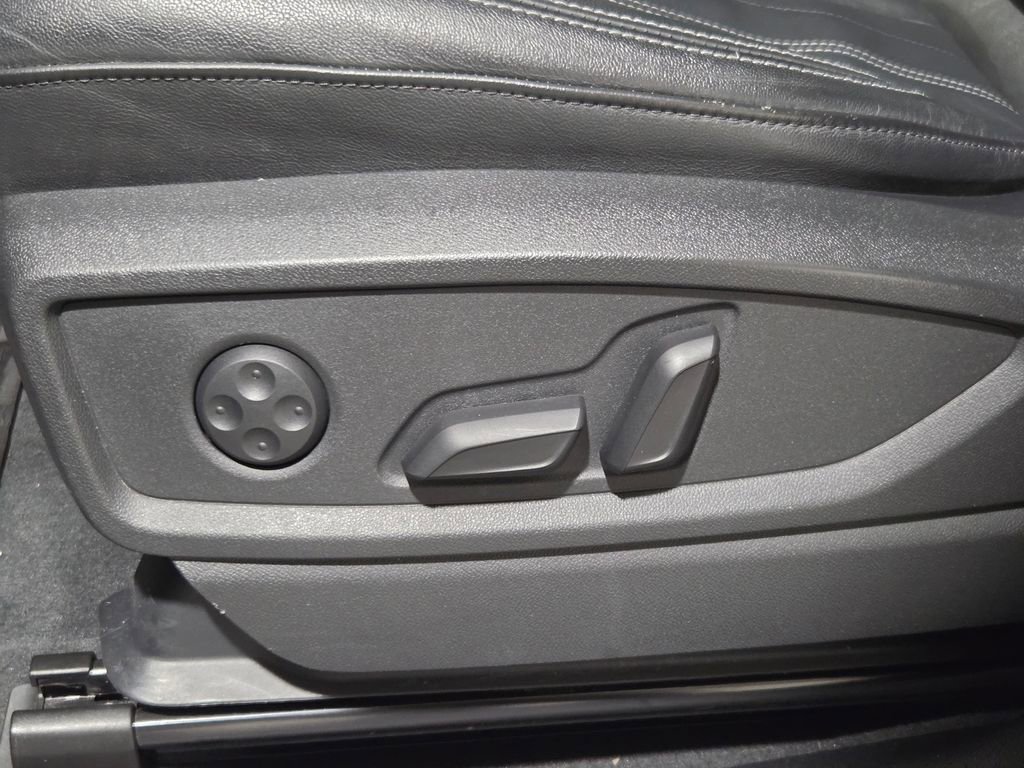 Used 2022 Audi Q5 2.0T Premium w/ Convenience Package image 26