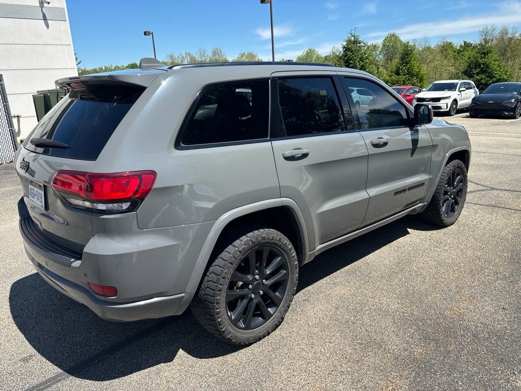 Used 2020 Jeep Grand Cherokee Altitude AWD/4WD image 7