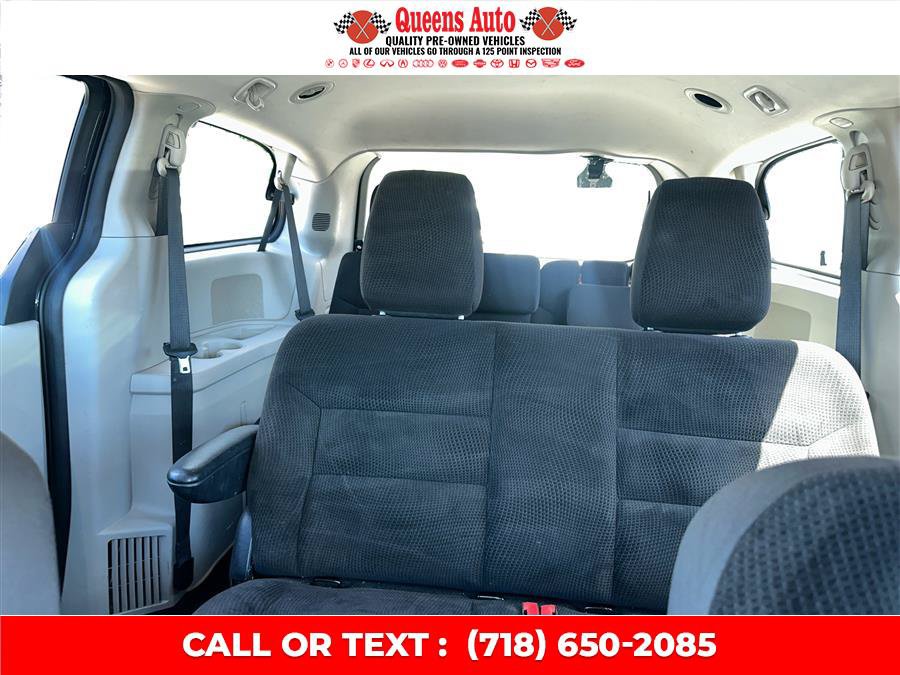 Used 2019 Dodge Grand Caravan SE FWD image 13