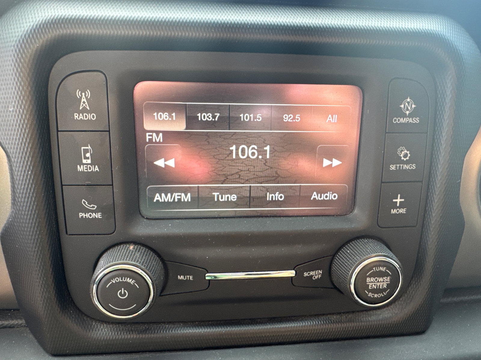 Used 2020 Jeep Wrangler Sport image 19