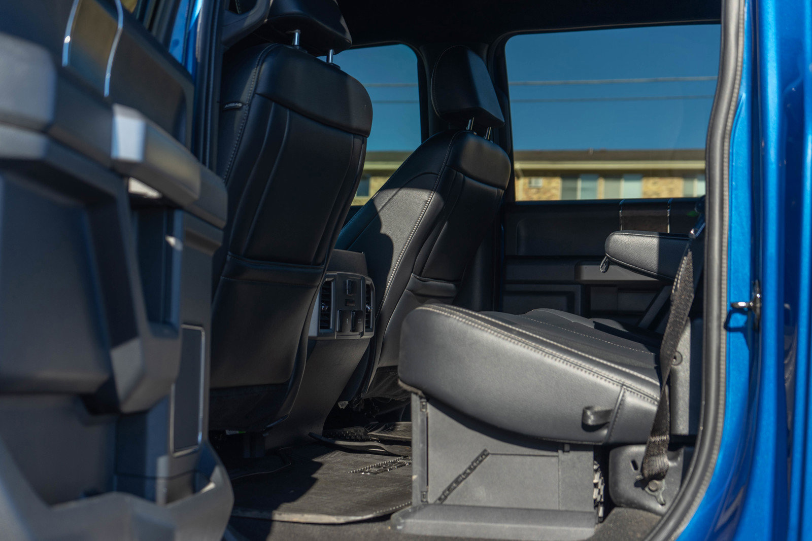 Used 2022 Ford F250 Lariat w/ Black Appearance Pkg image 27