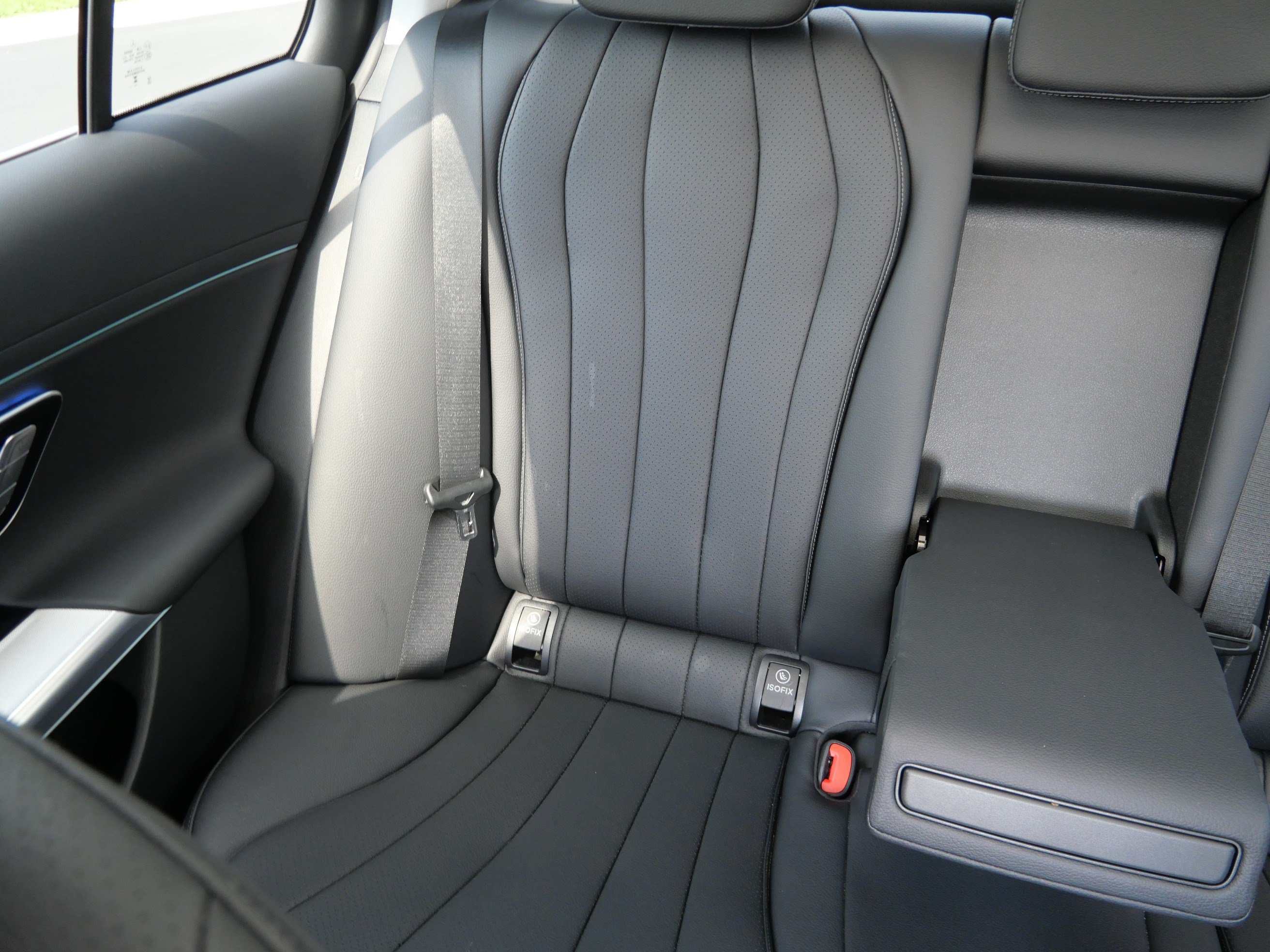 Used 2025 Mercedes-Benz E 350 4MATIC Sedan image 12
