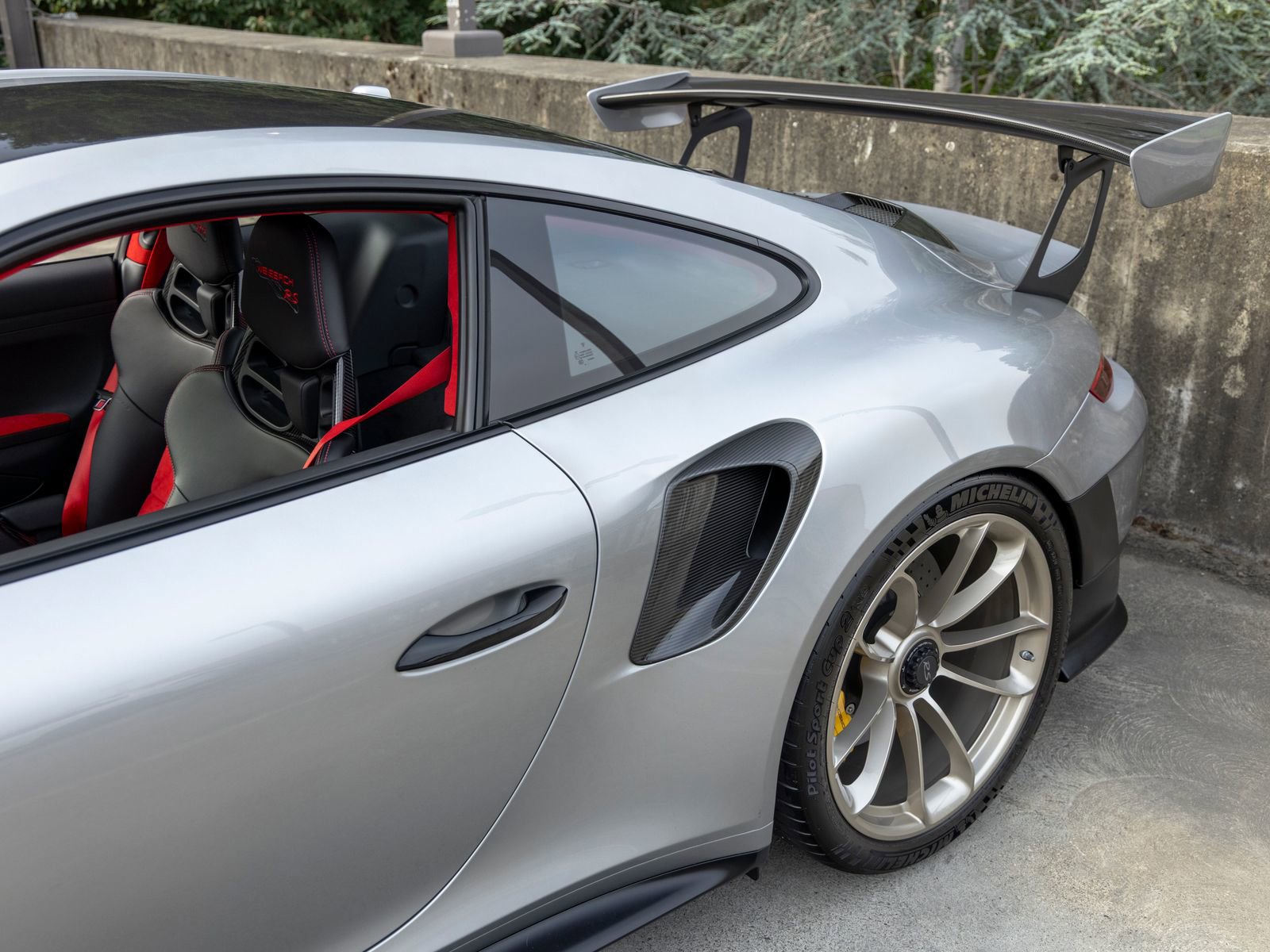 Certified 2018 Porsche 911 GT2 RS RWD image 21