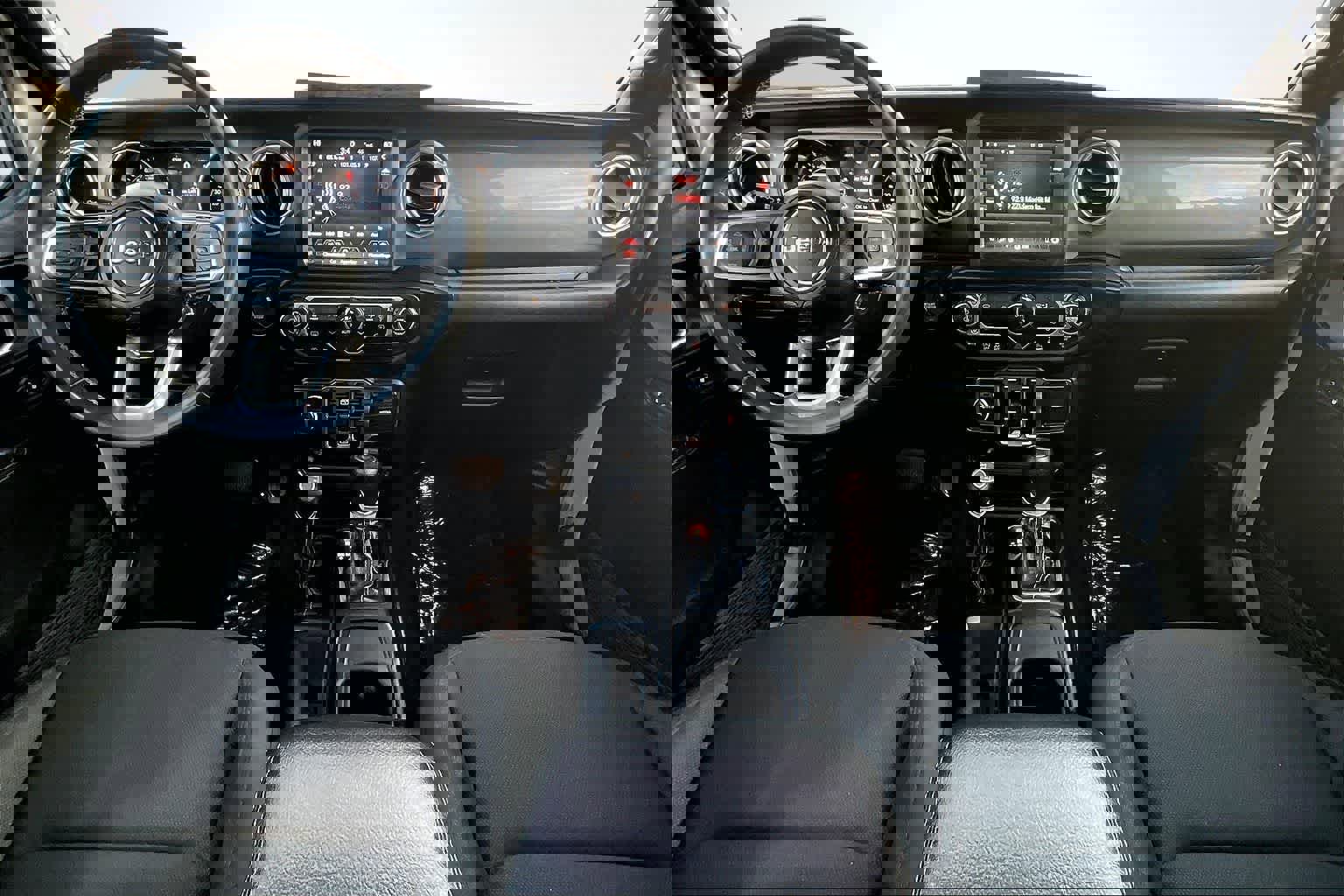 Used 2023 Jeep Wrangler Sahara image 10