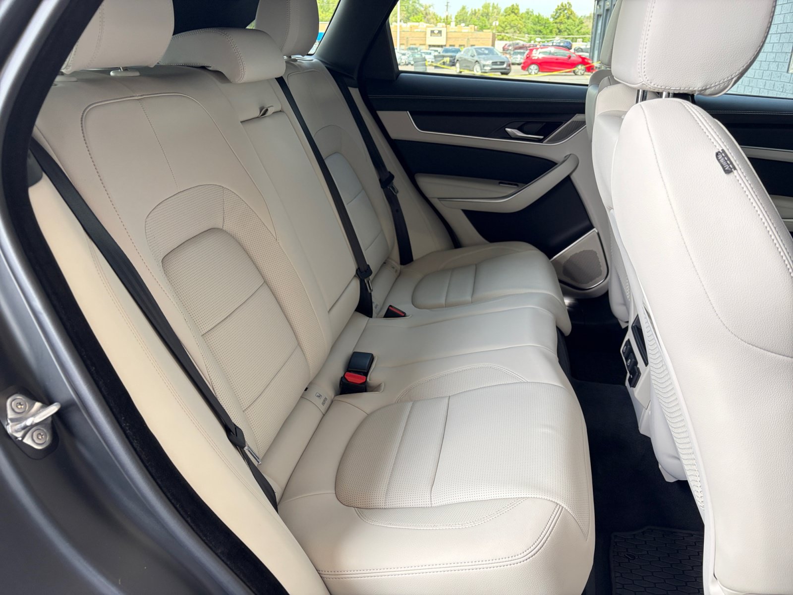 Certified 2026 Jaguar F-PACE R-Dynamic S AWD/4WD image 18
