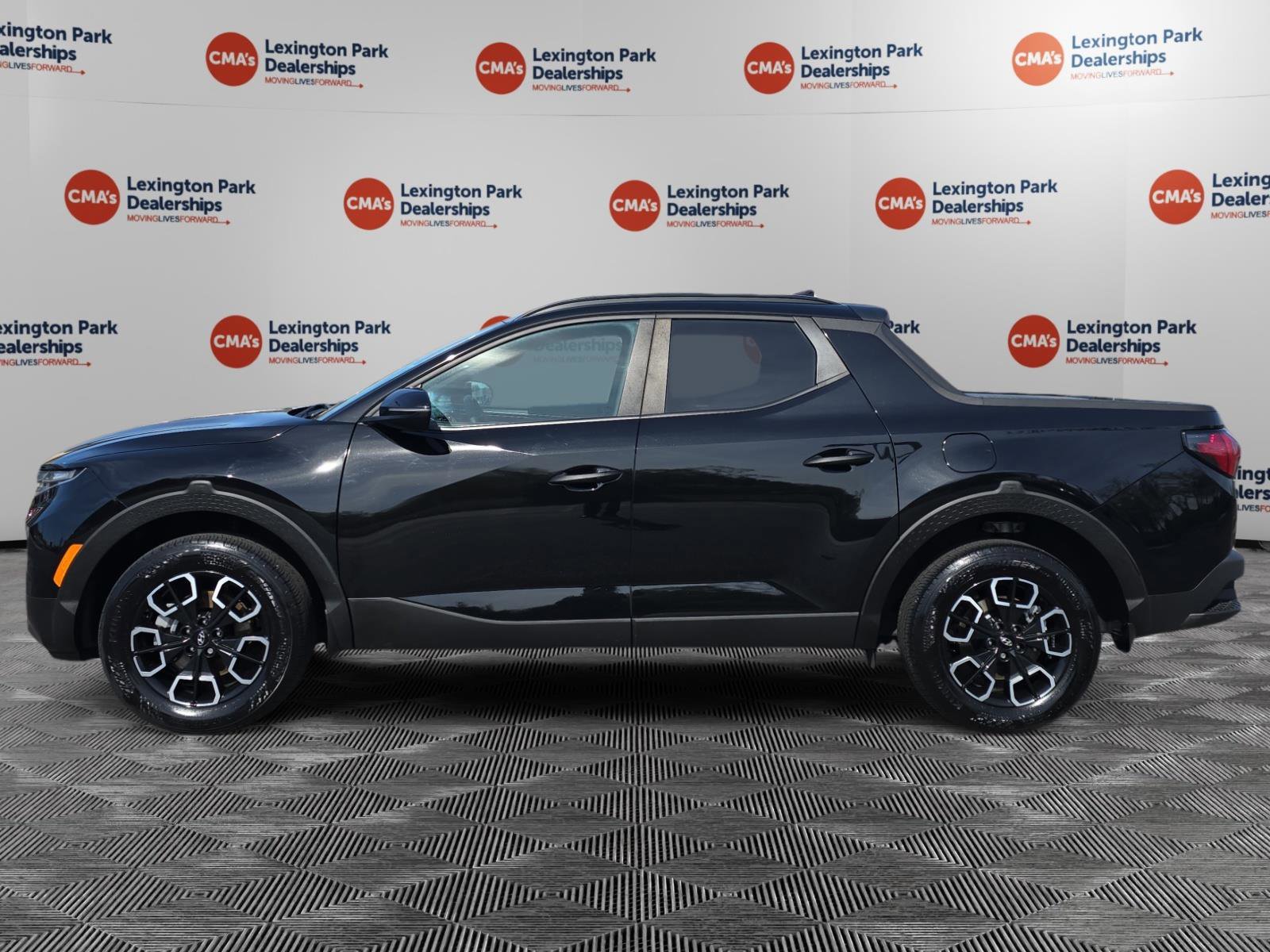 Used 2023 Hyundai Santa Cruz SEL w/ Activity Package image 4