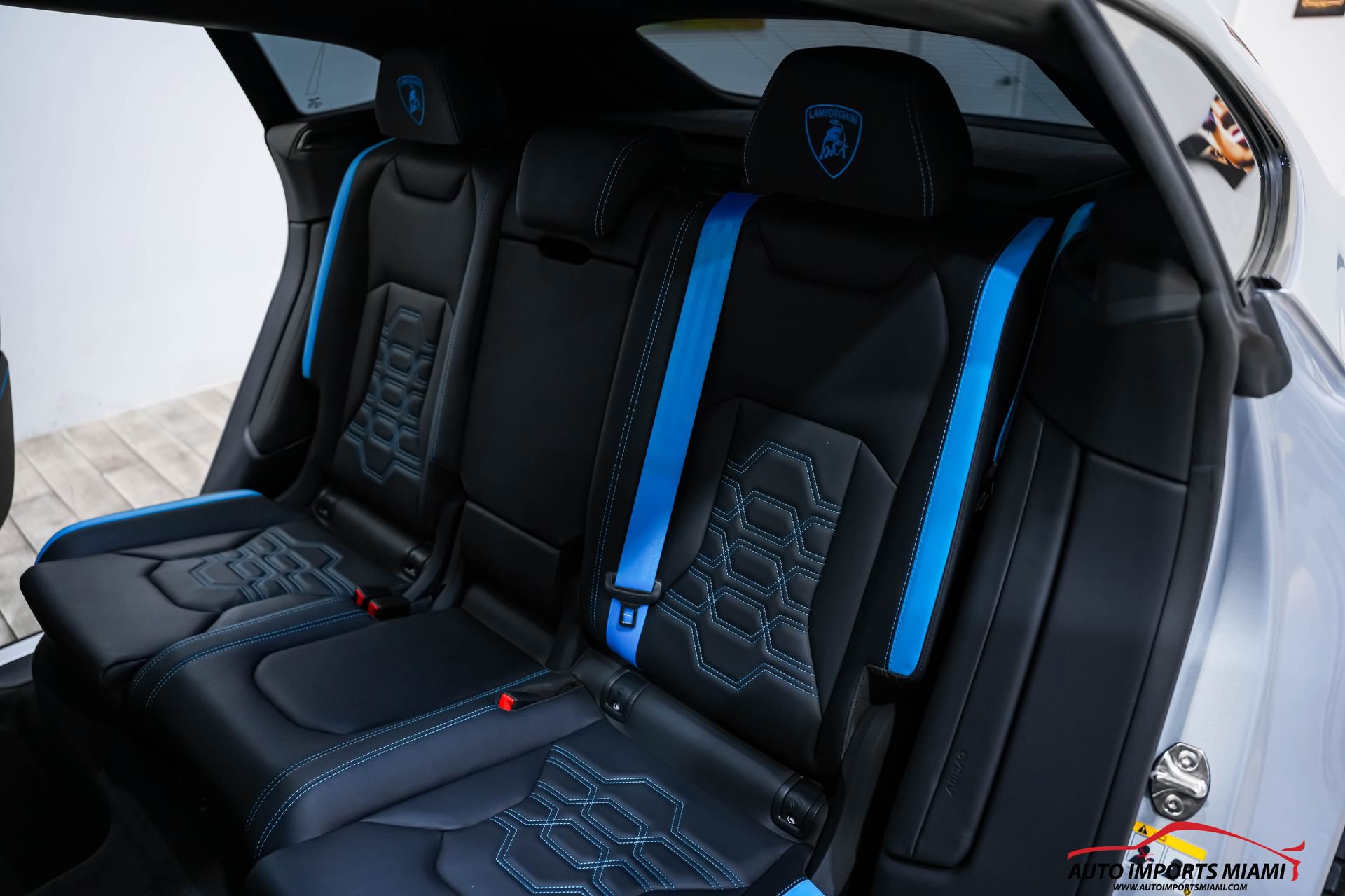 Used 2025 Lamborghini Urus SE image 63