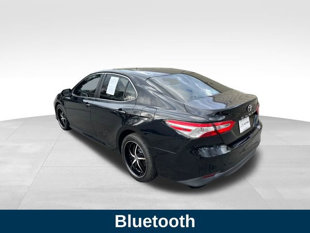 Used 2018 Toyota Camry L image 3