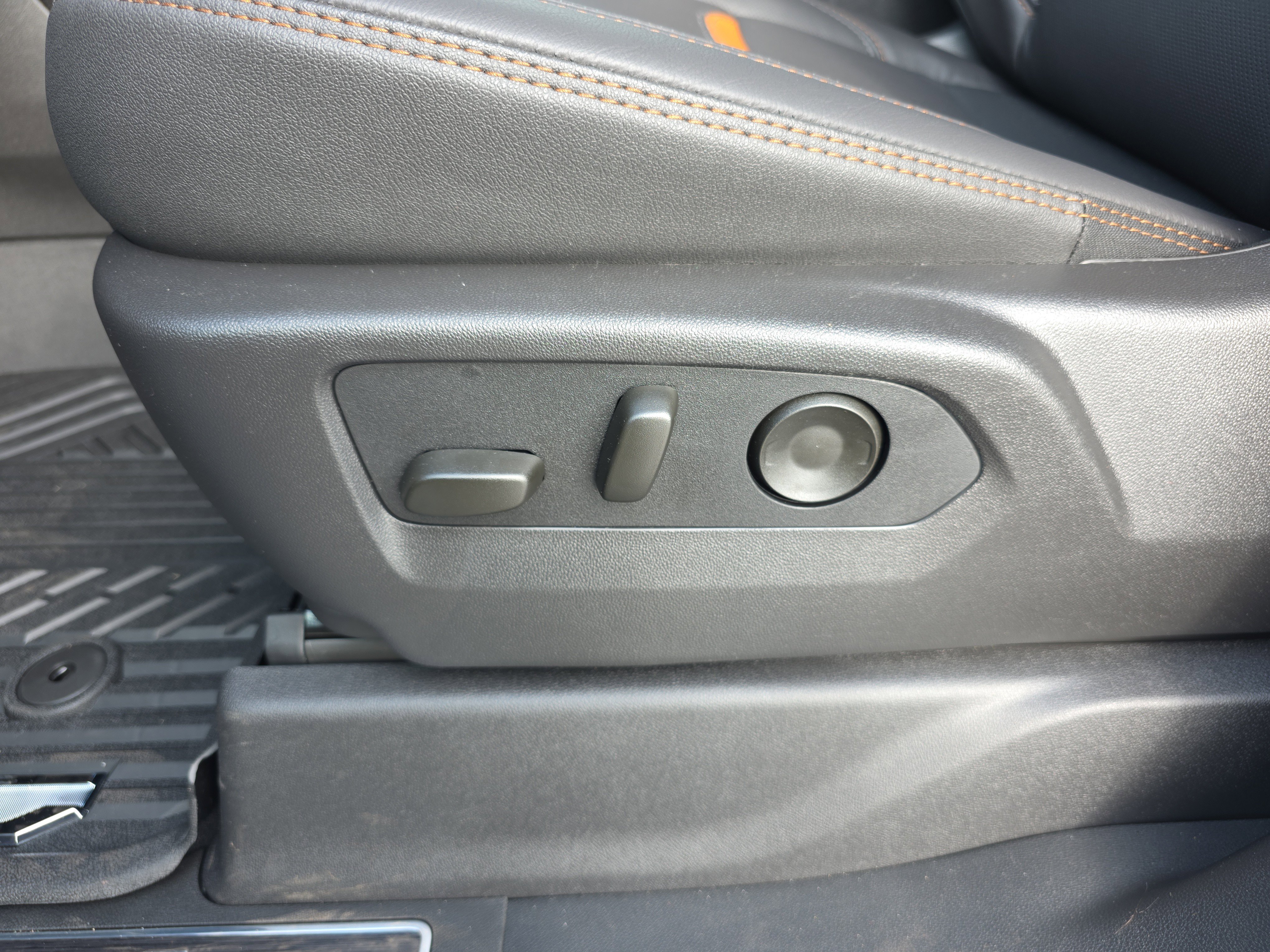 New 2026 GMC Sierra 2500 AT4 w/ AT4 Premium Plus Package image 17