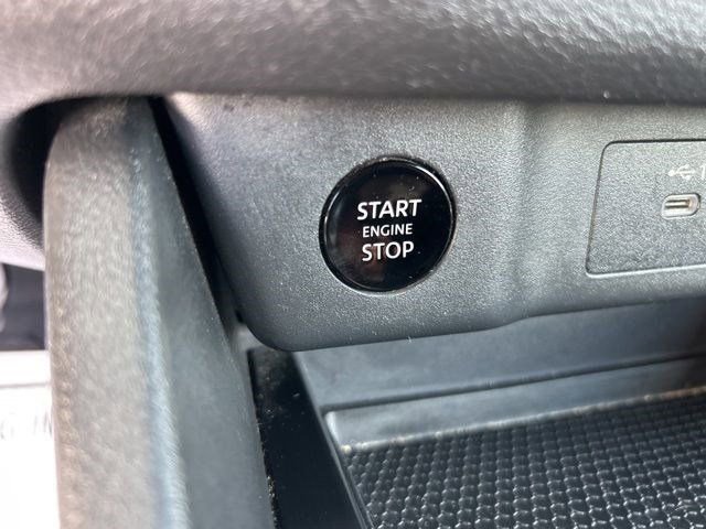 Used 2024 Nissan Rogue SV image 20