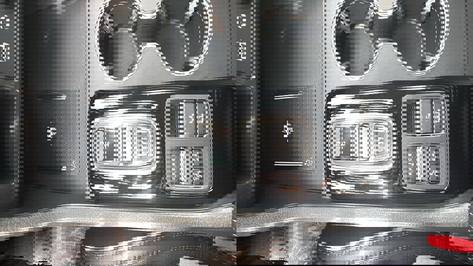 Used 2025 Honda Pilot Elite image 23