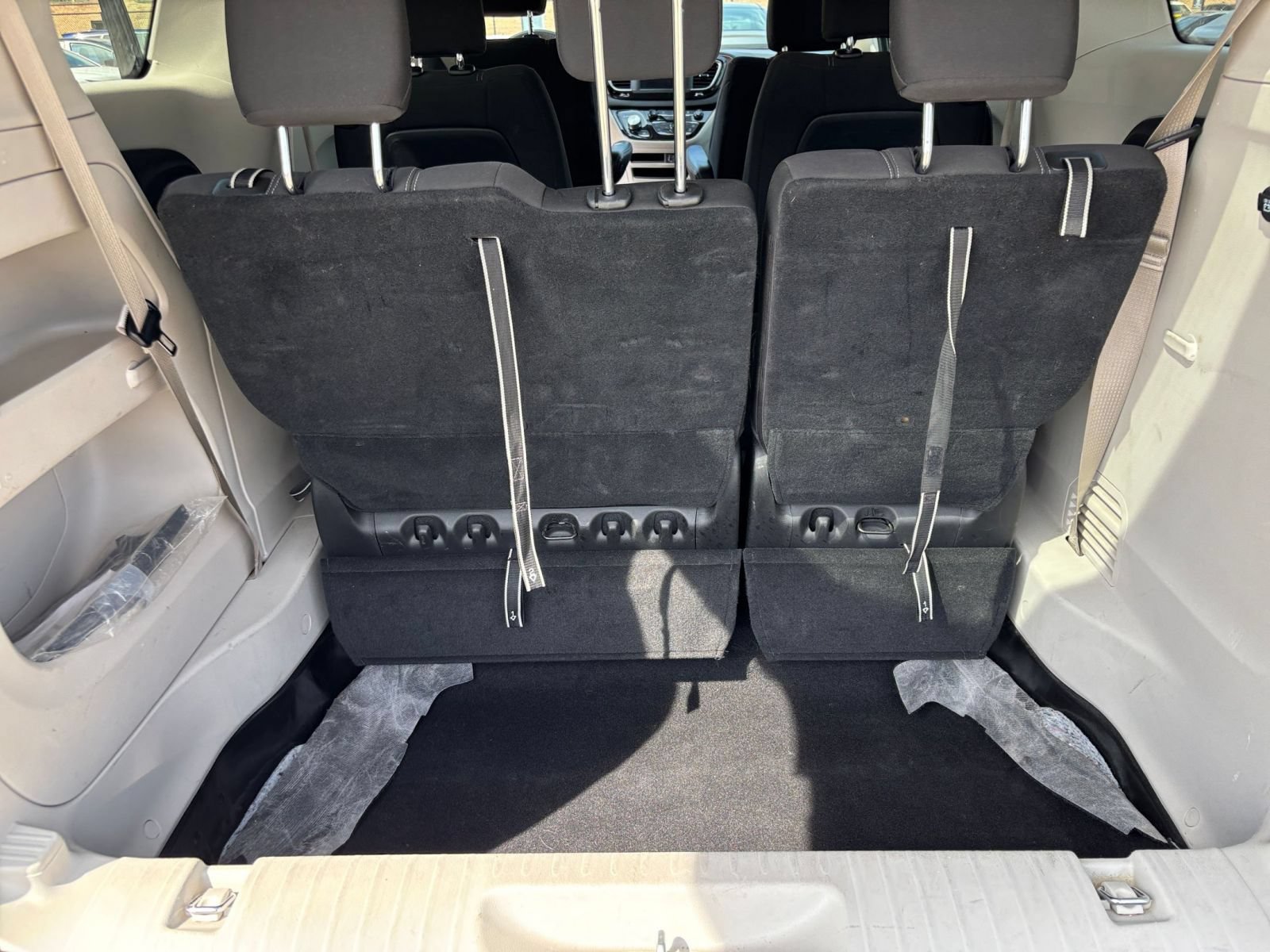 Used 2024 Chrysler Voyager LX FWD image 30