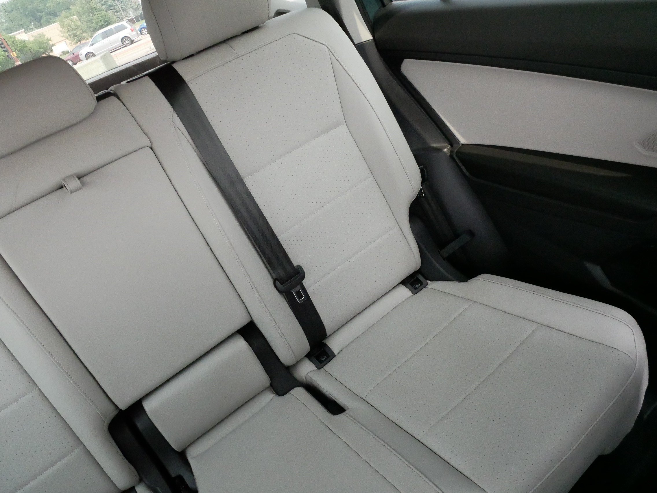 Used 2020 Volkswagen Tiguan SE AWD/4WD image 14