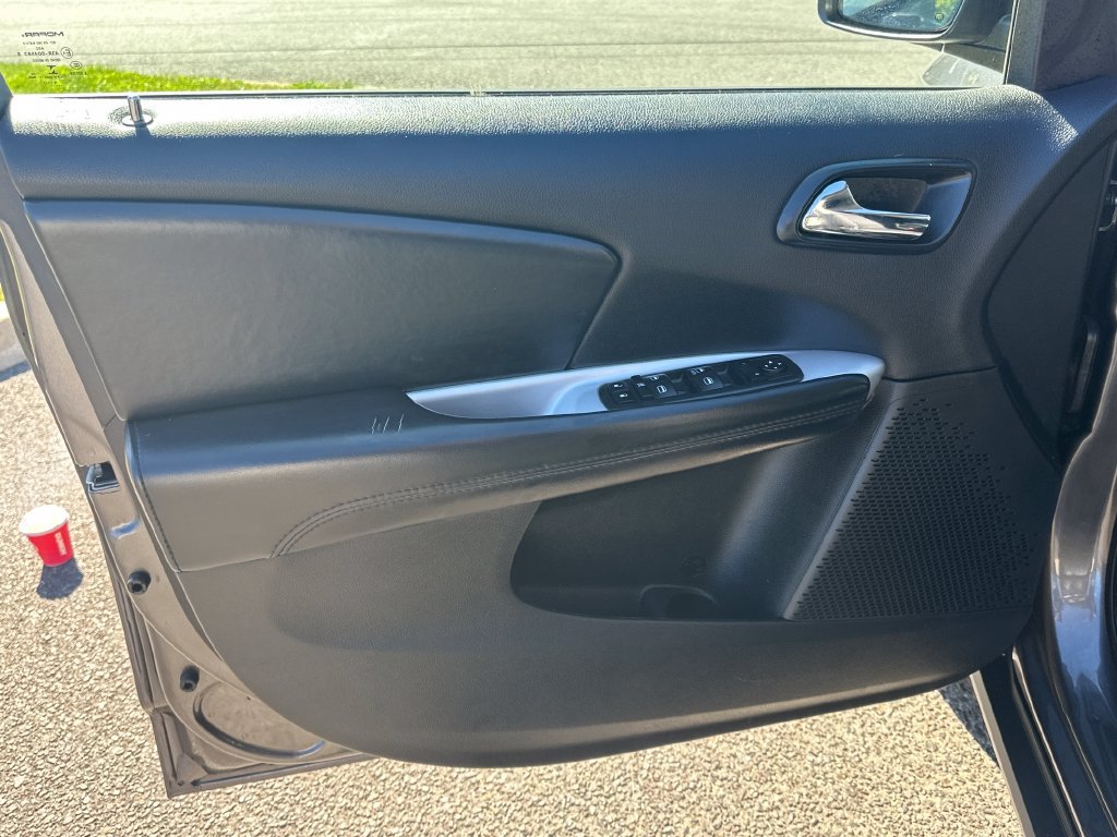 Used 2018 Dodge Journey SE FWD image 12
