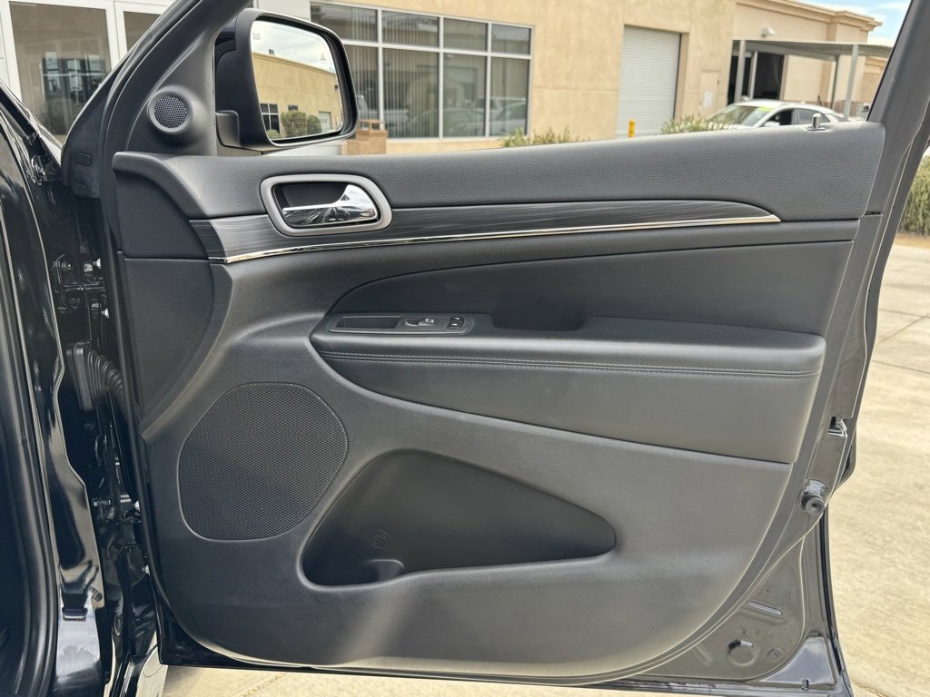 Used 2020 Jeep Grand Cherokee Limited X image 30