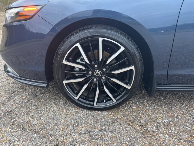 Used 2025 Honda Accord Touring image 10