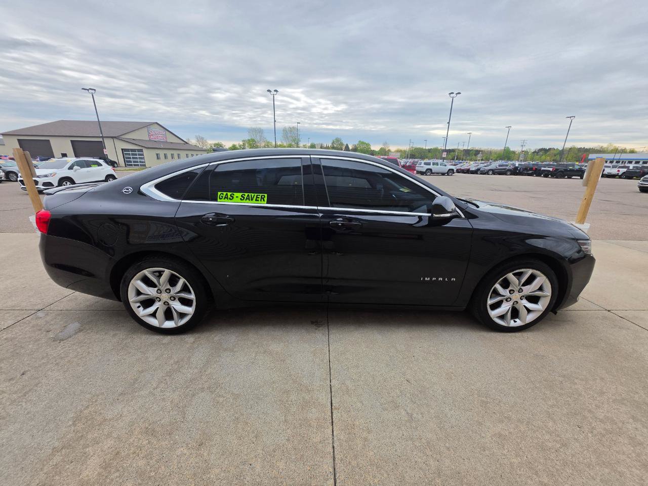Used 2017 Chevrolet Impala LT w/ Leather Package FWD image 5