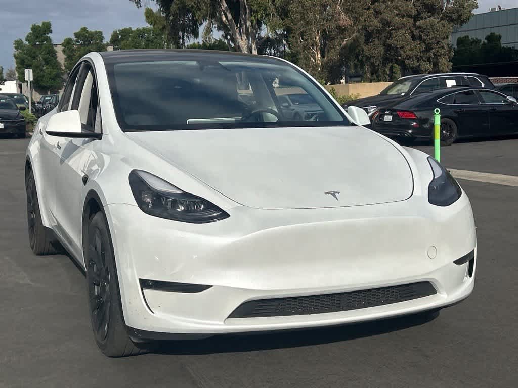 Used 2024 Tesla Model Y Long Range AWD/4WD image 3