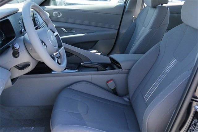 Used 2026 Hyundai Elantra Sport image 9