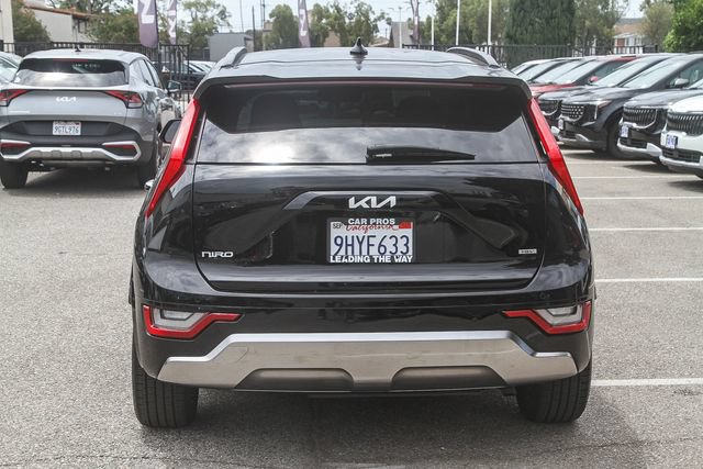 Used 2023 Kia Niro SX Touring FWD image 9