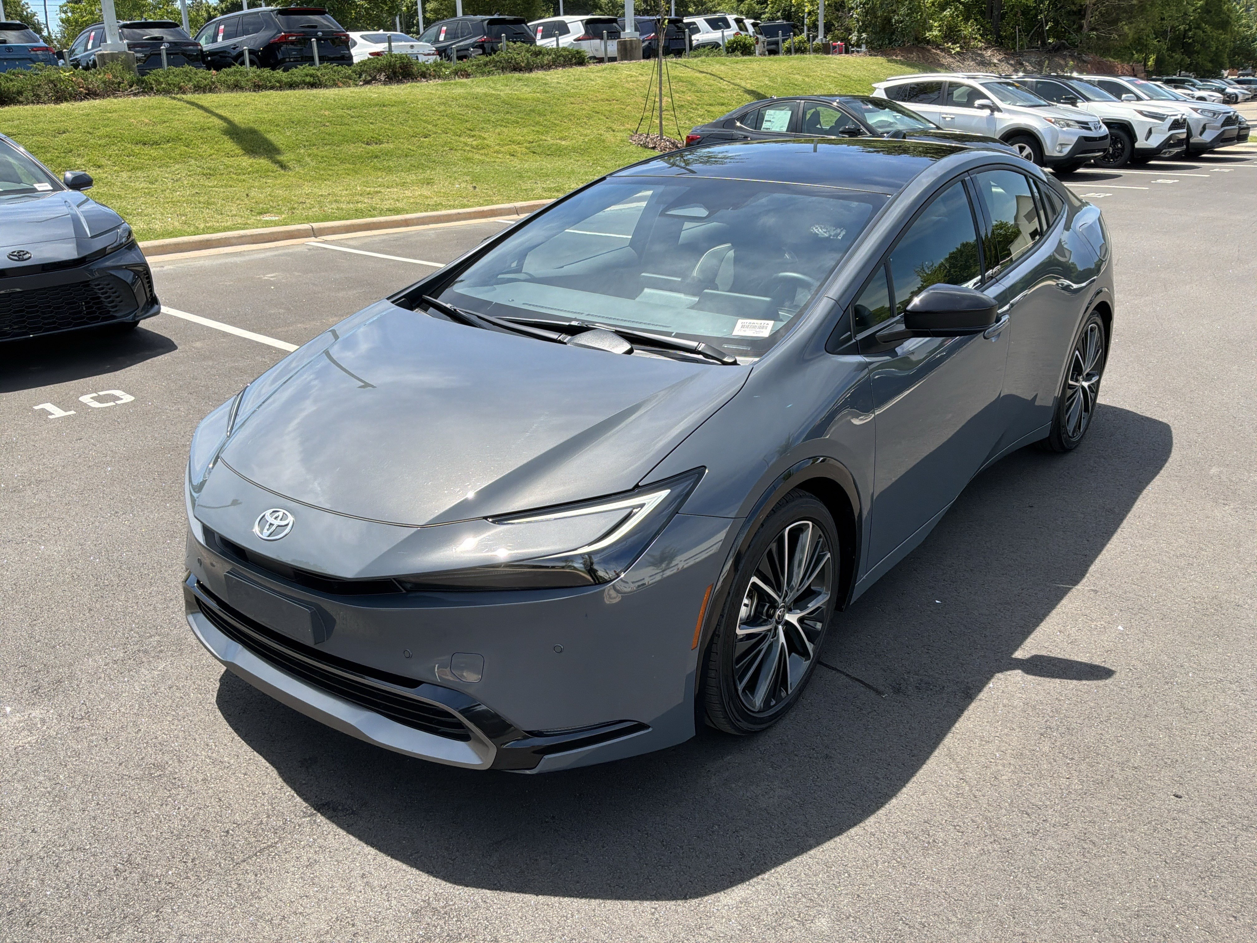 Used 2024 Toyota Prius Limited FWD image 5