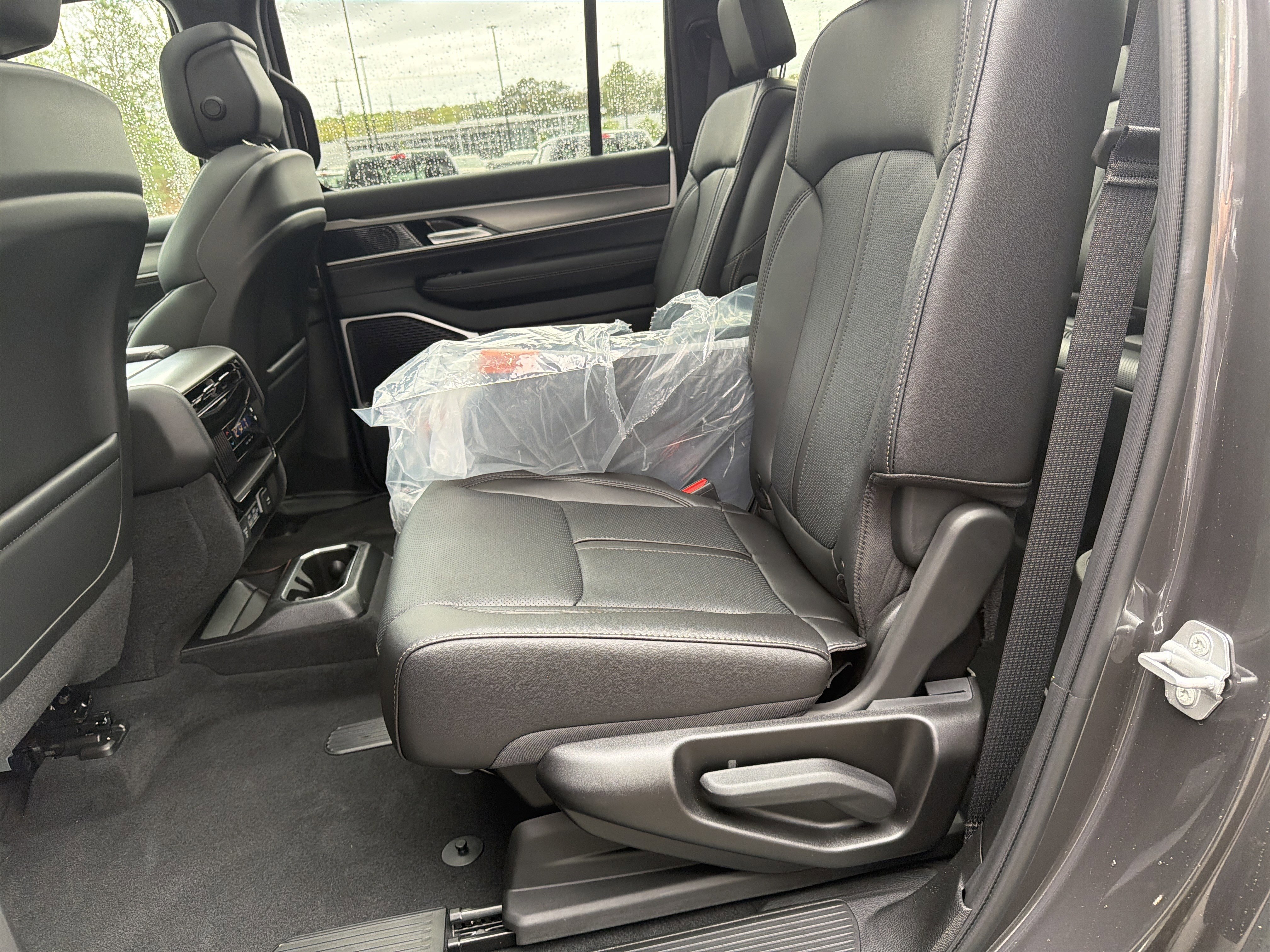 New 2026 Jeep Grand Wagoneer L 2WD w/ Premium Group I image 26