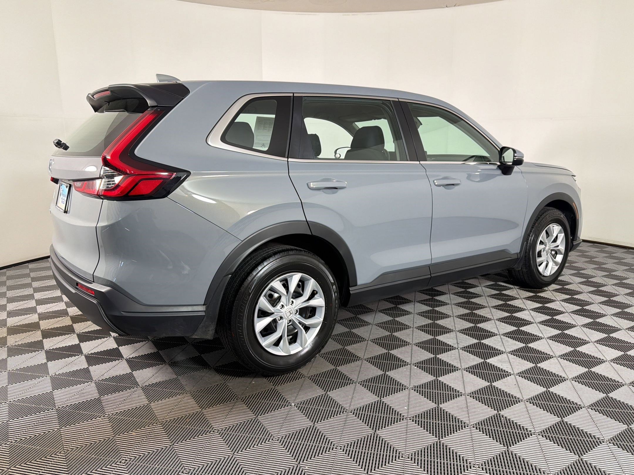 Used 2023 Honda CR-V LX image 7
