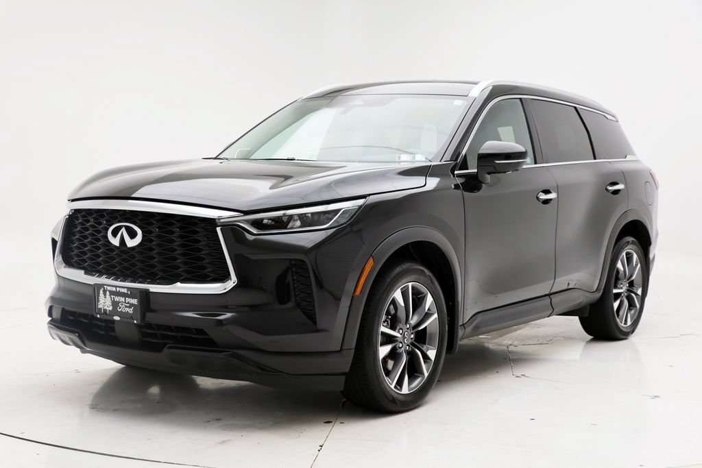 Used 2023 INFINITI QX60 Luxe w/ Vision Package AWD/4WD image 3