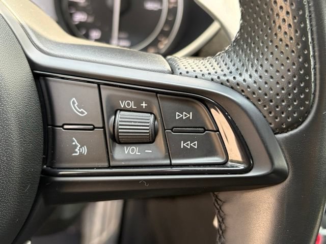 Used 2023 Alfa Romeo Giulia Veloce AWD/4WD image 24