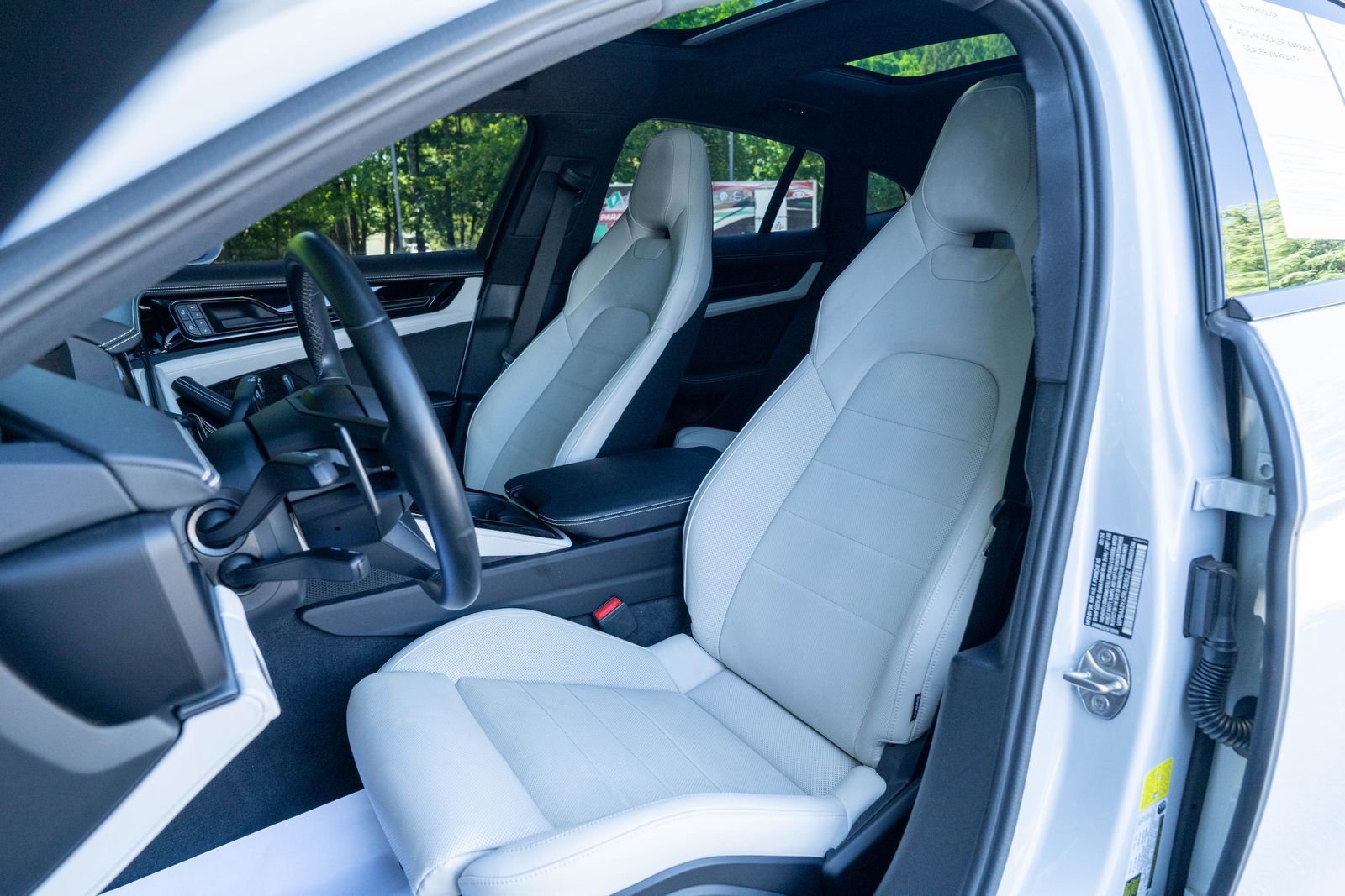 Certified 2024 Porsche Panamera RWD image 5