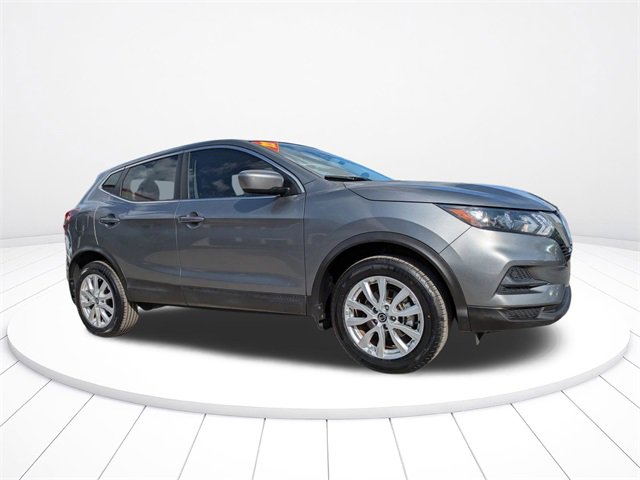 Used 2022 Nissan Rogue Sport S image 2