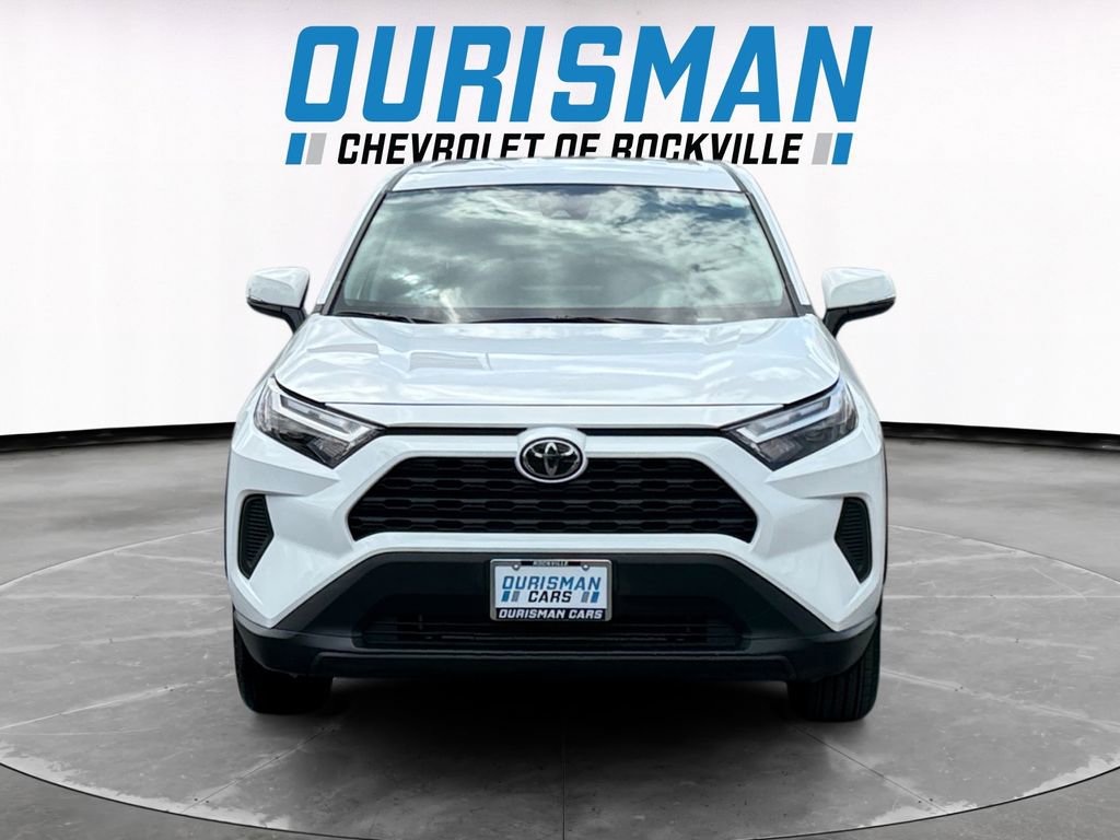 Used 2025 Toyota RAV4 LE AWD/4WD image 8
