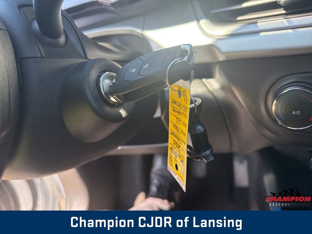 Used 2025 Chevrolet Trax LS w/ Driver Confidence Package image 30